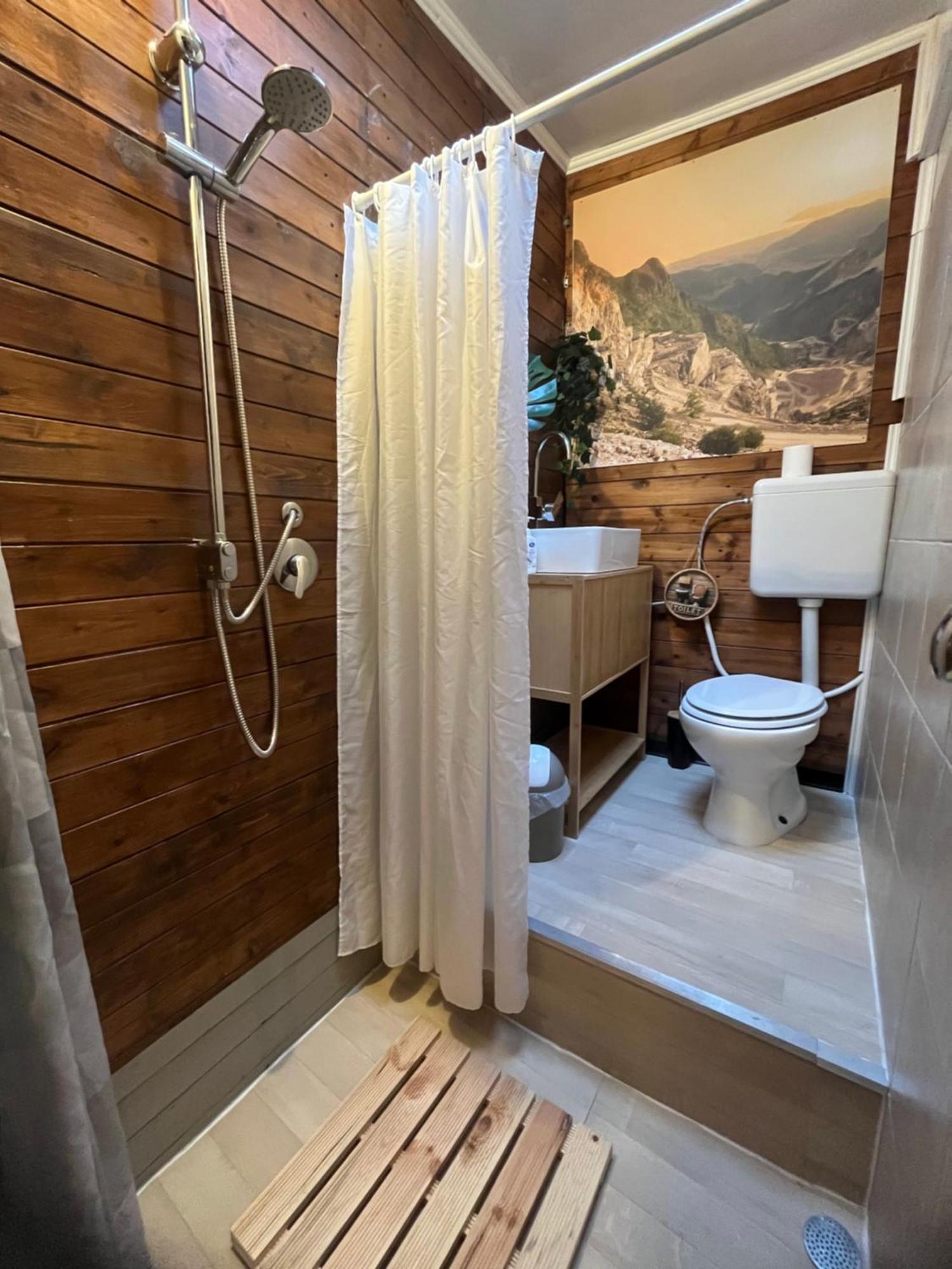 Lo Chalet Del Relax Carrara Exterior foto